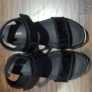 Aldo wedge size 9